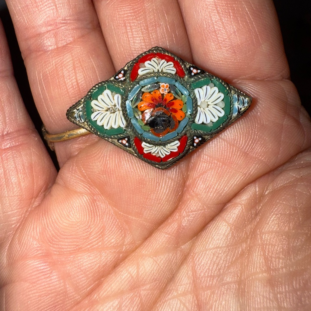 Vintage Red and Orange Brooches with Intricate Metalwork‎